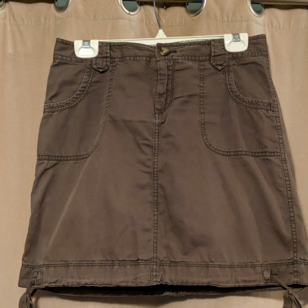 Skirt with side ties